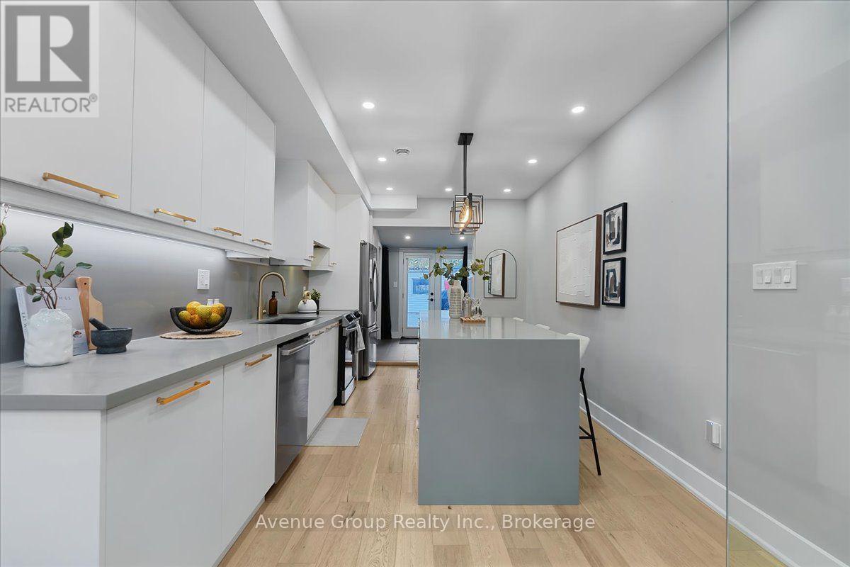 811 Dovercourt Road, Toronto (dovercourt-wallace Emerson-junction), Ontario