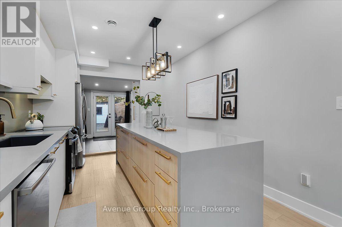 811 Dovercourt Road, Toronto (dovercourt-wallace Emerson-junction), Ontario