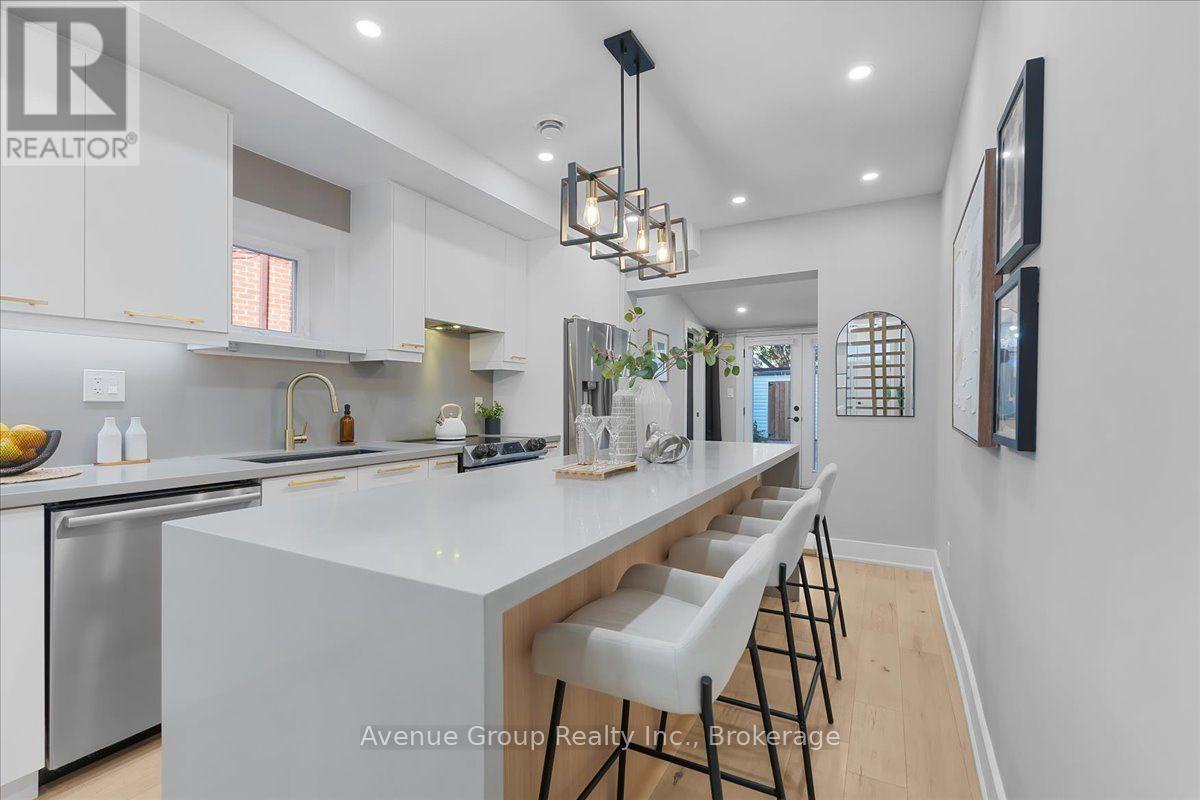 811 Dovercourt Road, Toronto (dovercourt-wallace Emerson-junction), Ontario