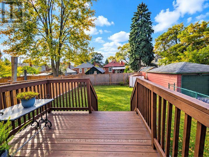 48 Stephen Drive, Toronto (stonegate-queensway), Ontario