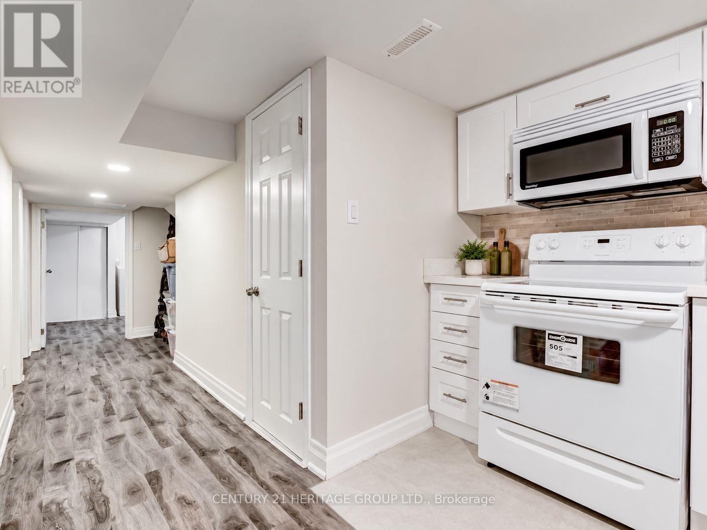 48 Stephen Drive, Toronto (stonegate-queensway), Ontario