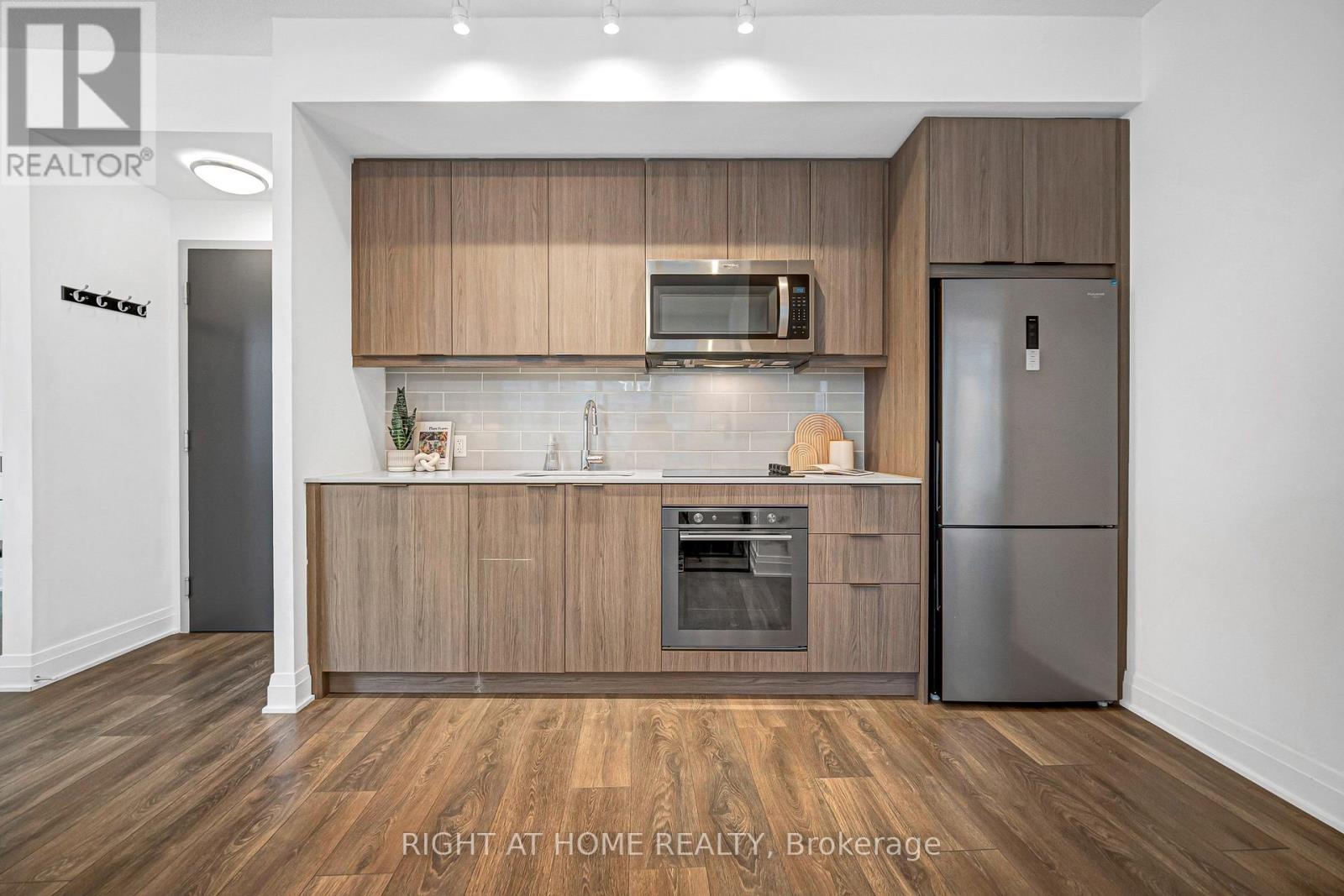 405 - 38 Forest Manor Road, Toronto (henry Farm), Ontario