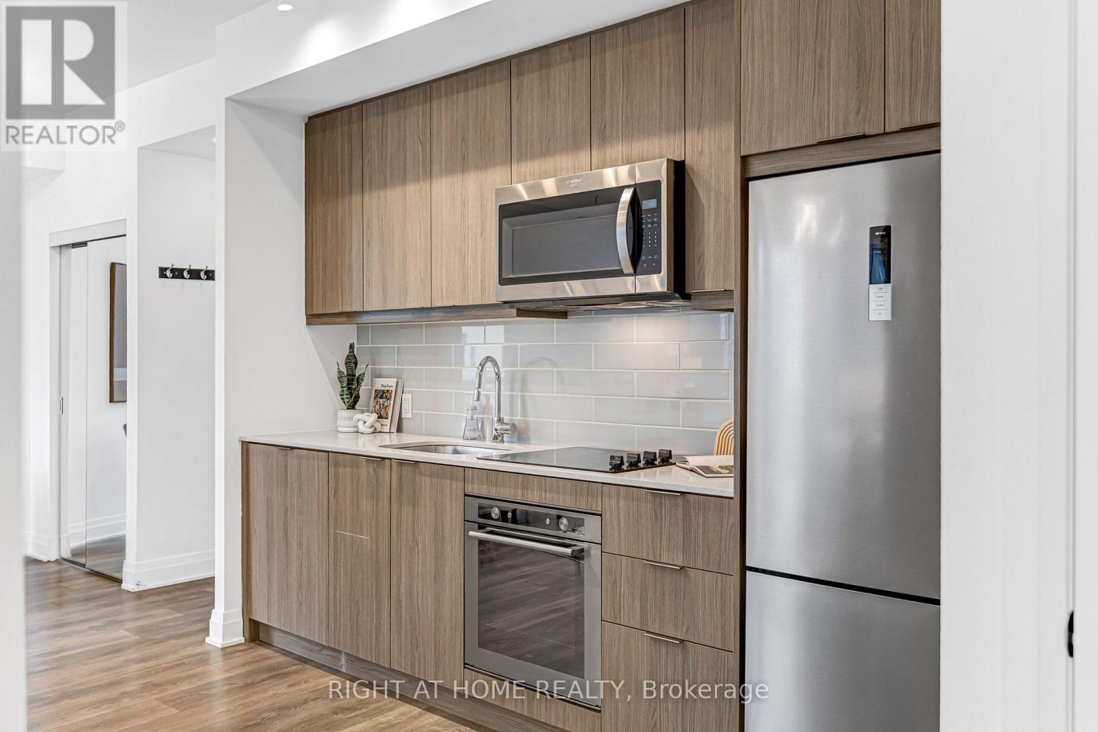 405 - 38 Forest Manor Road, Toronto (henry Farm), Ontario