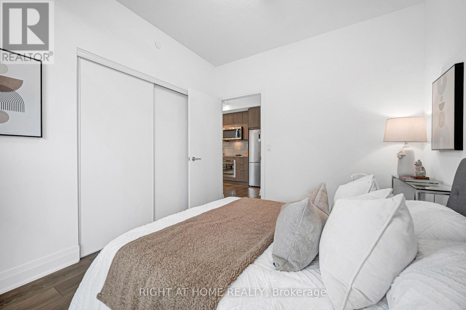 405 - 38 Forest Manor Road, Toronto (henry Farm), Ontario