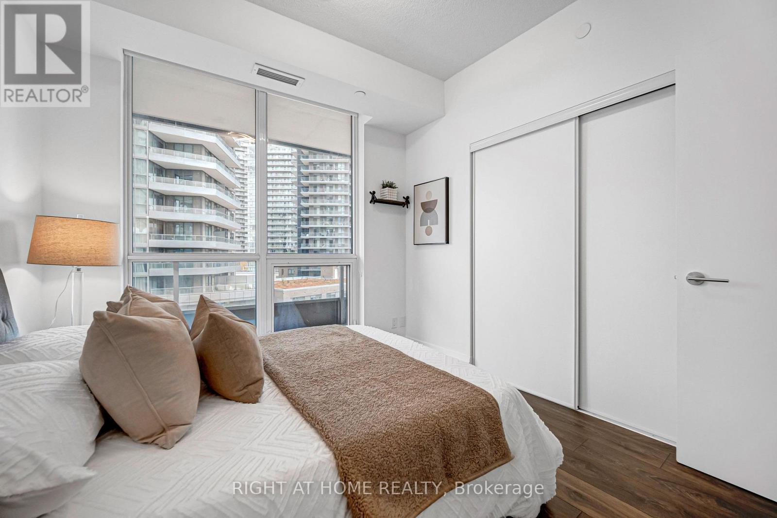 405 - 38 Forest Manor Road, Toronto (henry Farm), Ontario