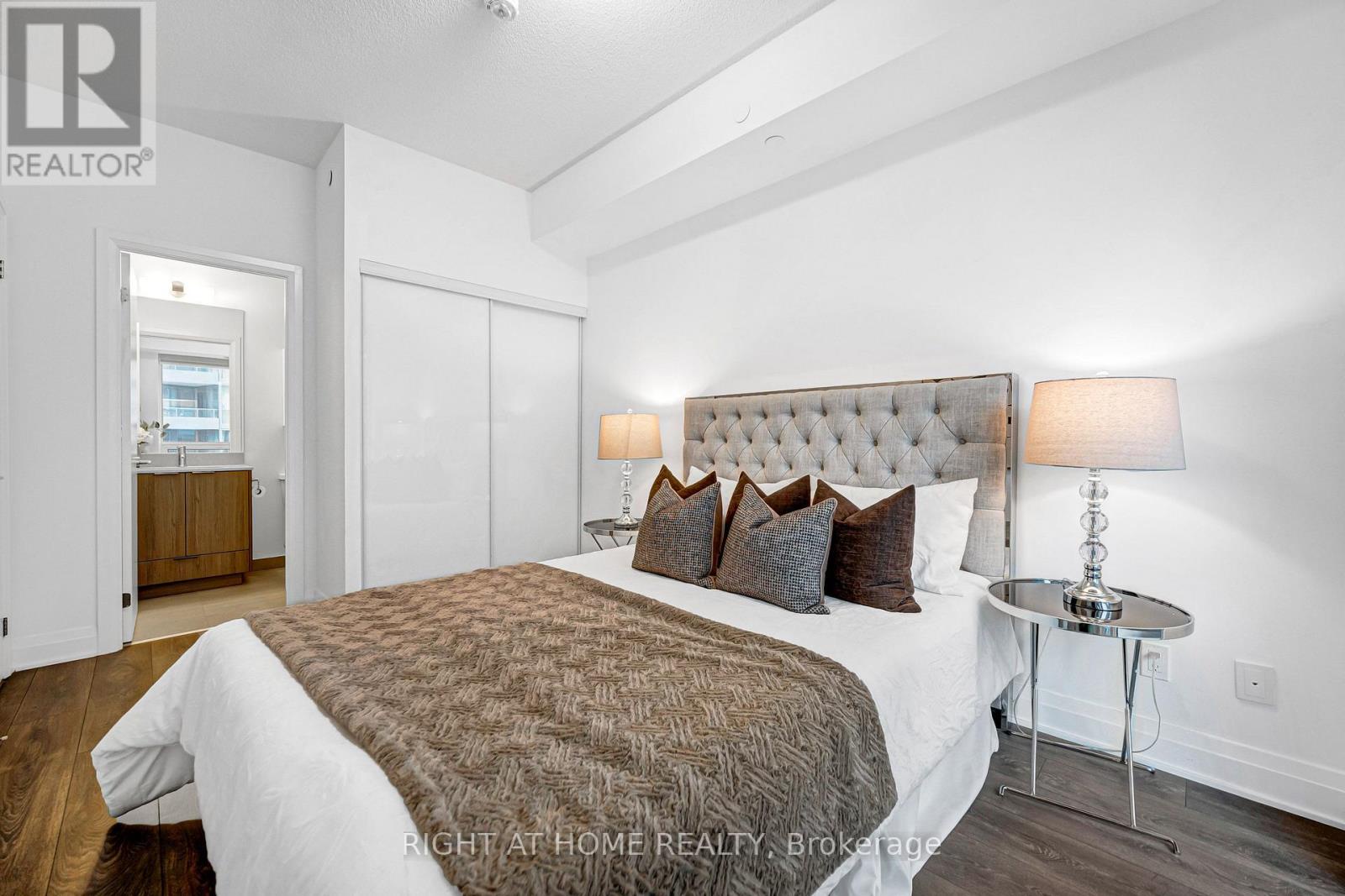 405 - 38 Forest Manor Road, Toronto (henry Farm), Ontario