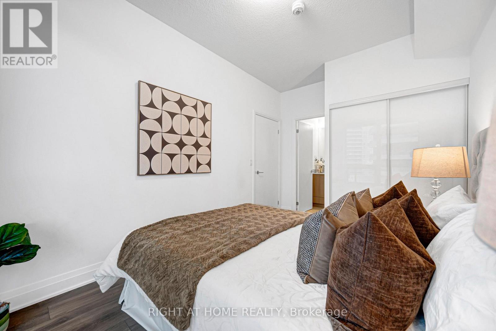 405 - 38 Forest Manor Road, Toronto (henry Farm), Ontario