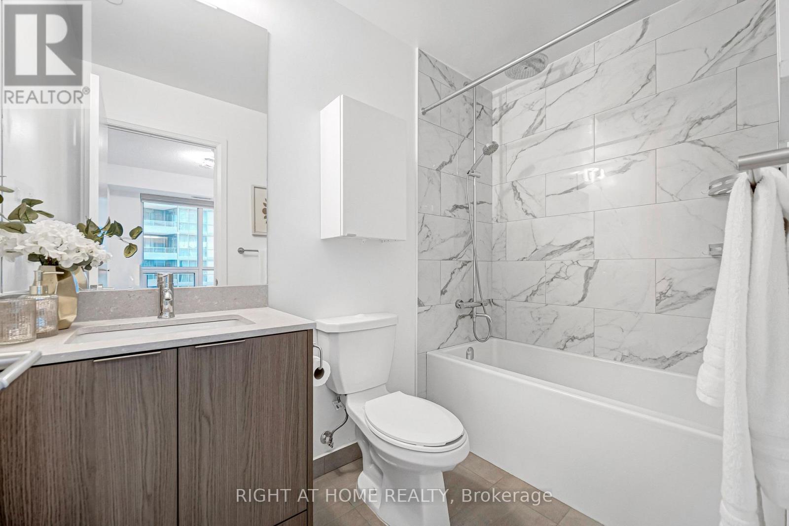 405 - 38 Forest Manor Road, Toronto (henry Farm), Ontario