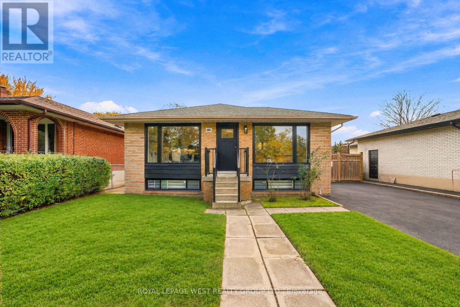 33 Tapley Drive, Toronto (willowridge-martingrove-richview), Ontario