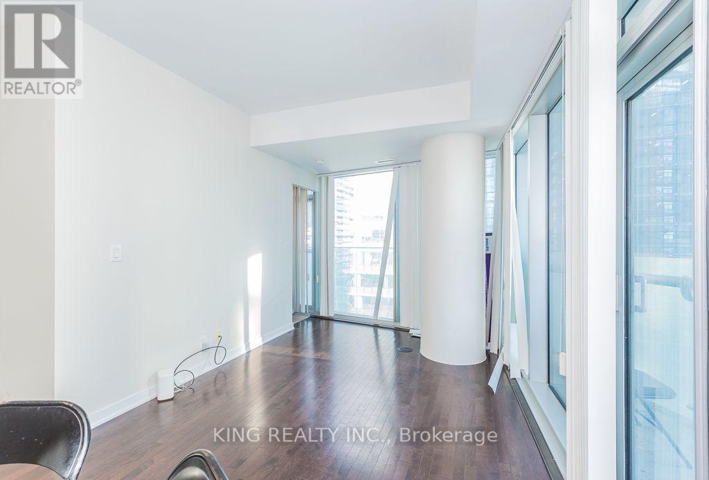 1910 - 12 York Street, Toronto (waterfront Communities), Ontario