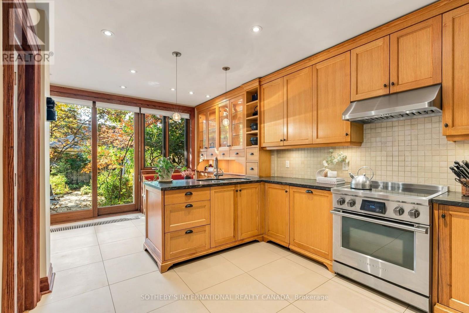 476 Palmerston Boulevard, Toronto (palmerston-little Italy), Ontario