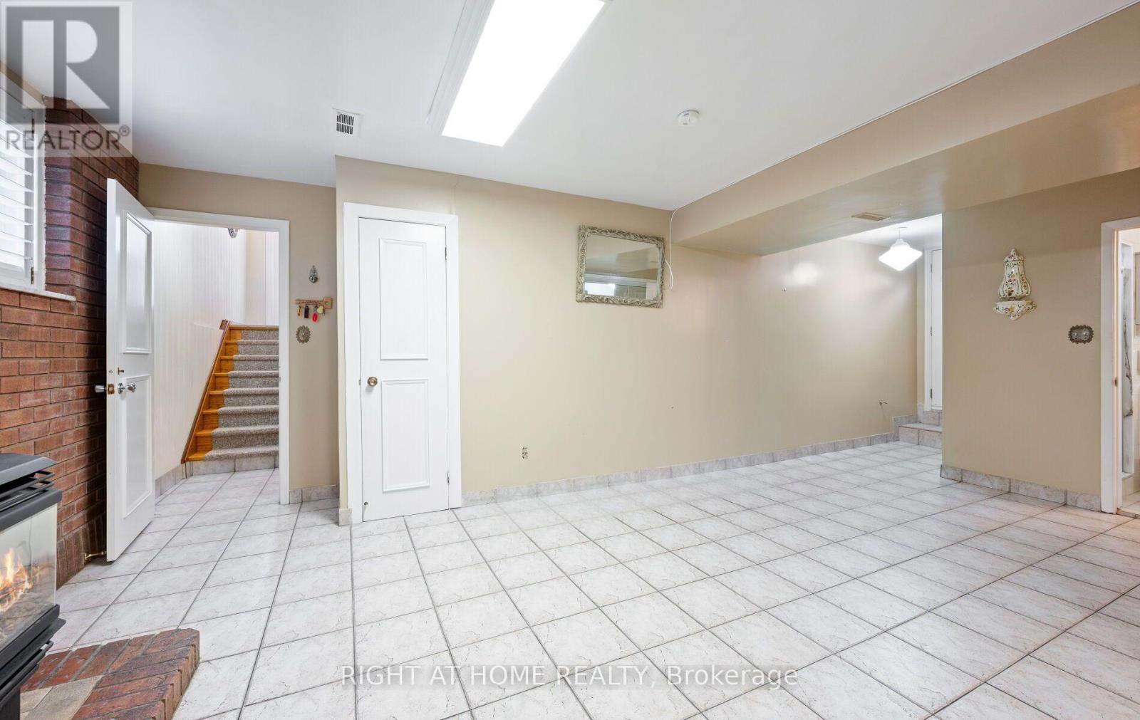 100 Gracefield Avenue, Toronto (maple Leaf), Ontario