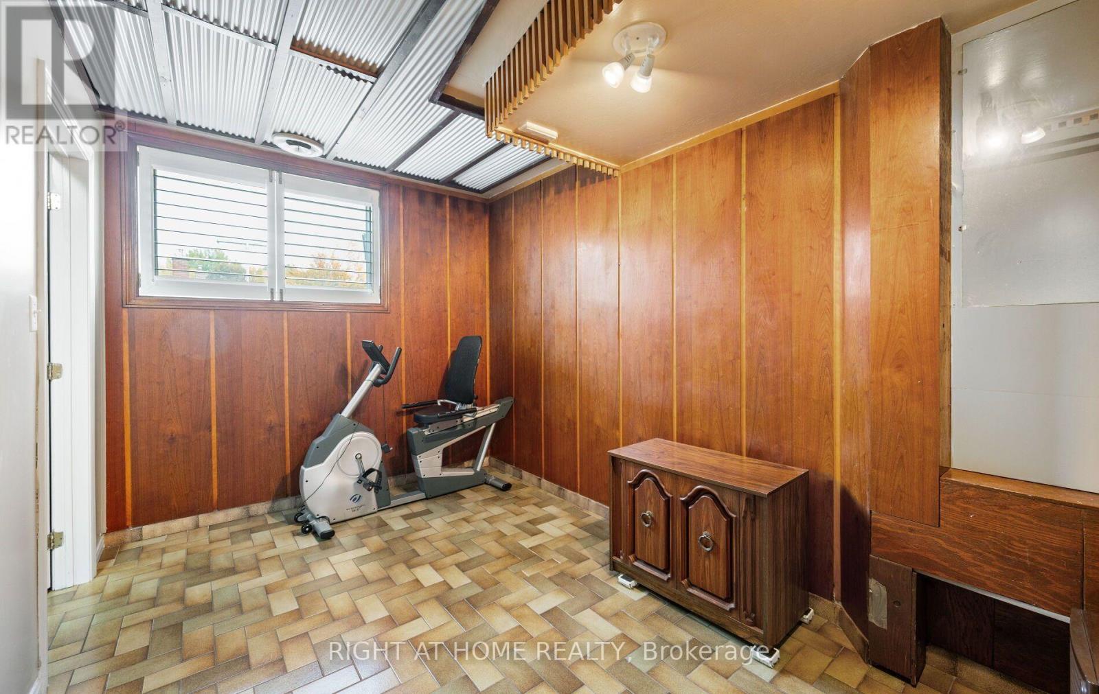 100 Gracefield Avenue, Toronto (maple Leaf), Ontario