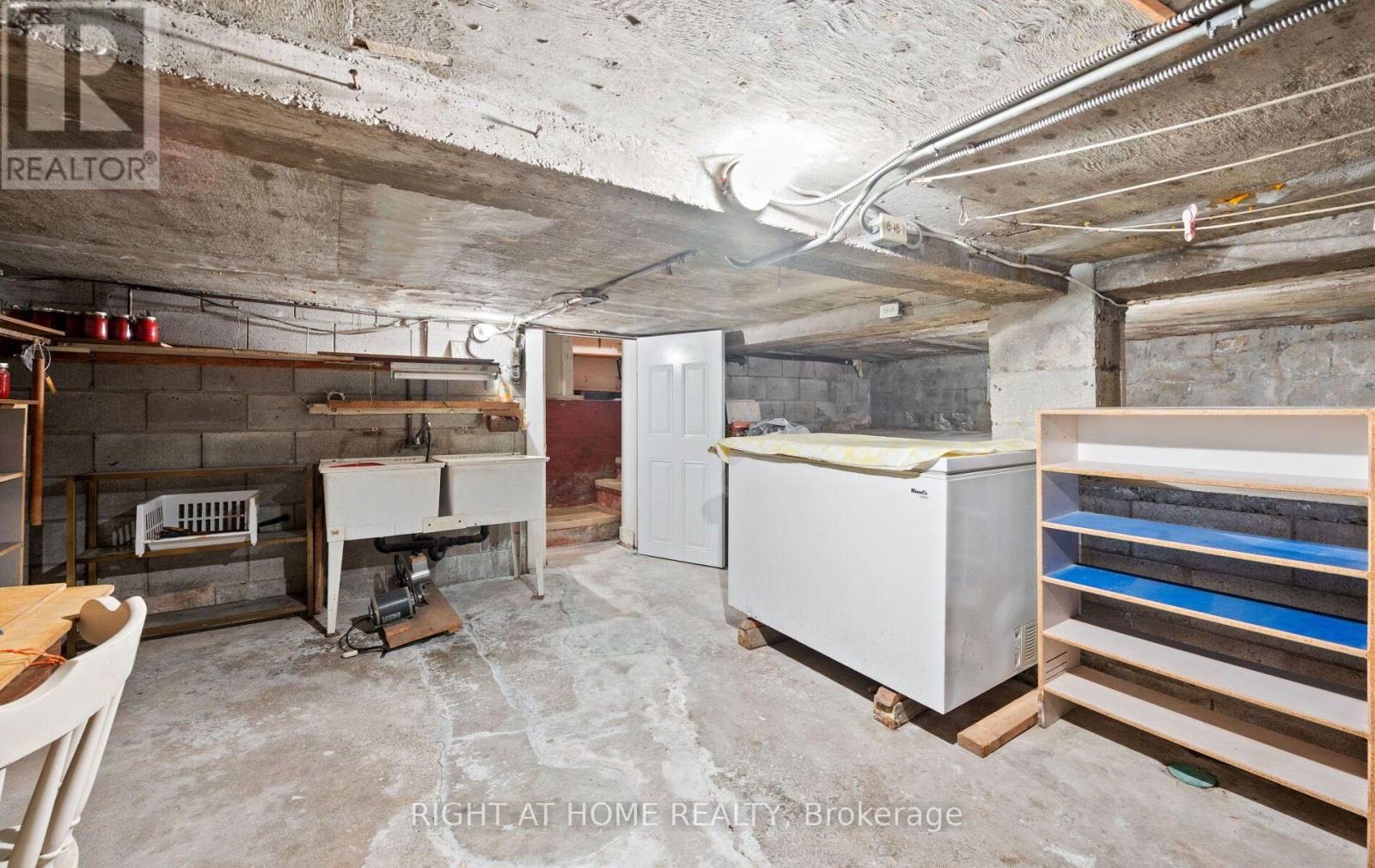 100 Gracefield Avenue, Toronto (maple Leaf), Ontario