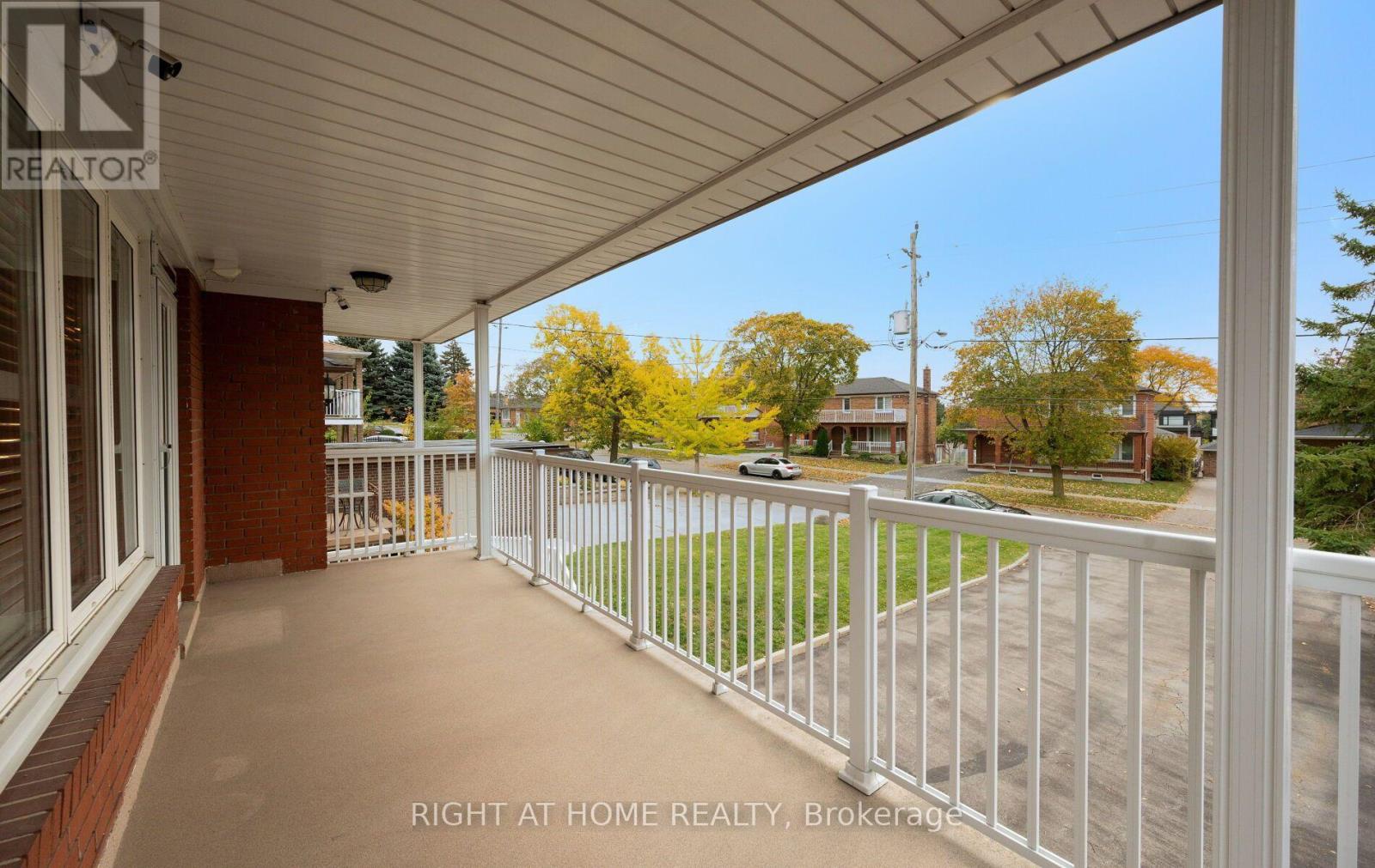 100 Gracefield Avenue, Toronto (maple Leaf), Ontario