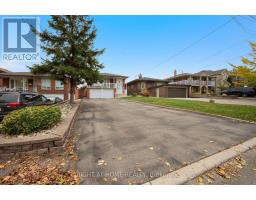 100 GRACEFIELD AVENUE