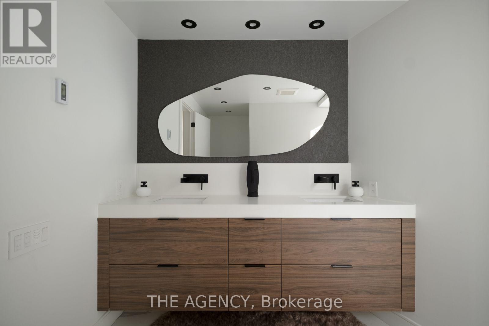 101 Banbury Road, Toronto (banbury-don Mills), Ontario