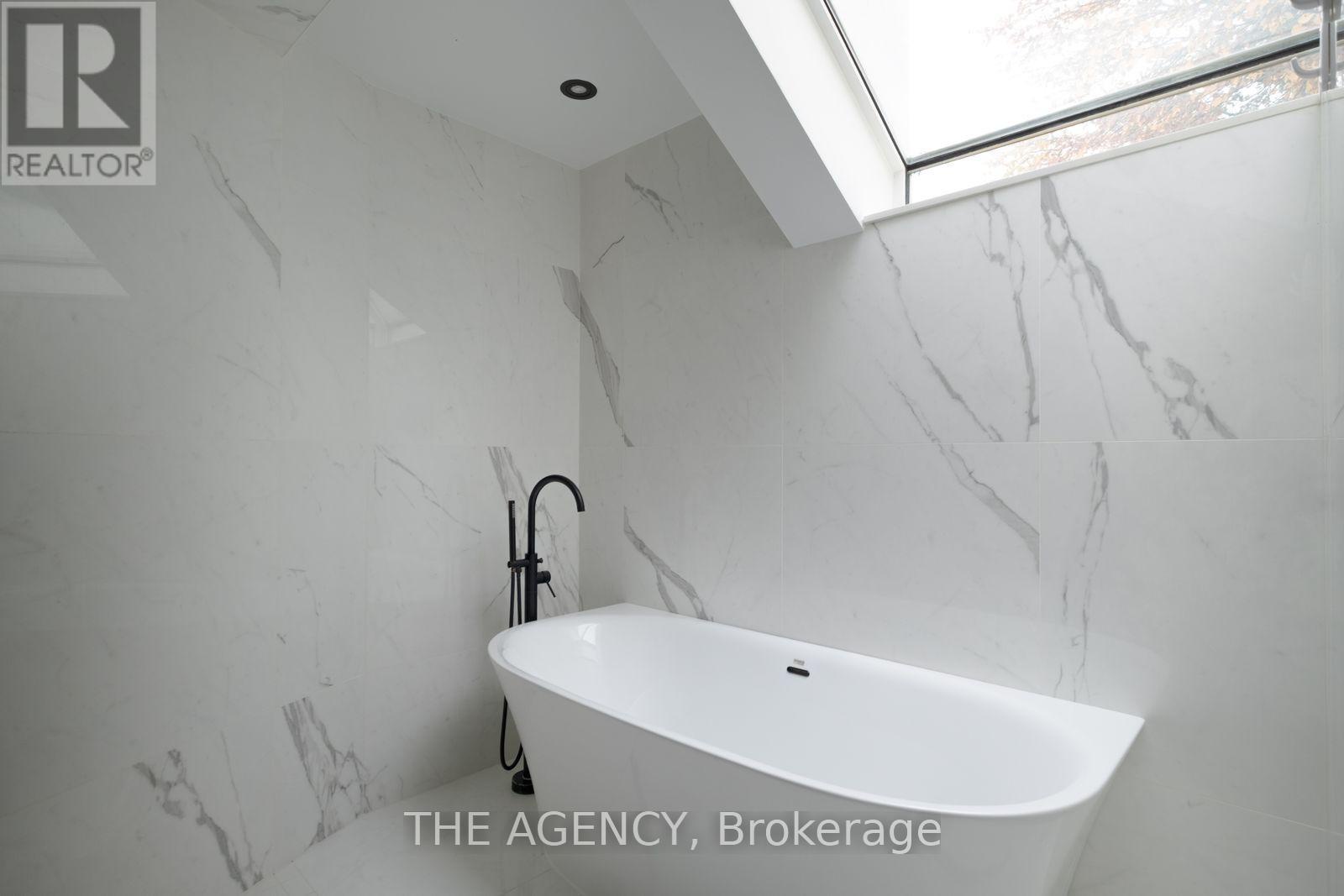 101 Banbury Road, Toronto (banbury-don Mills), Ontario