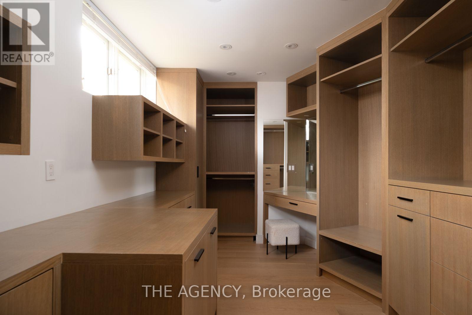 101 Banbury Road, Toronto (banbury-don Mills), Ontario
