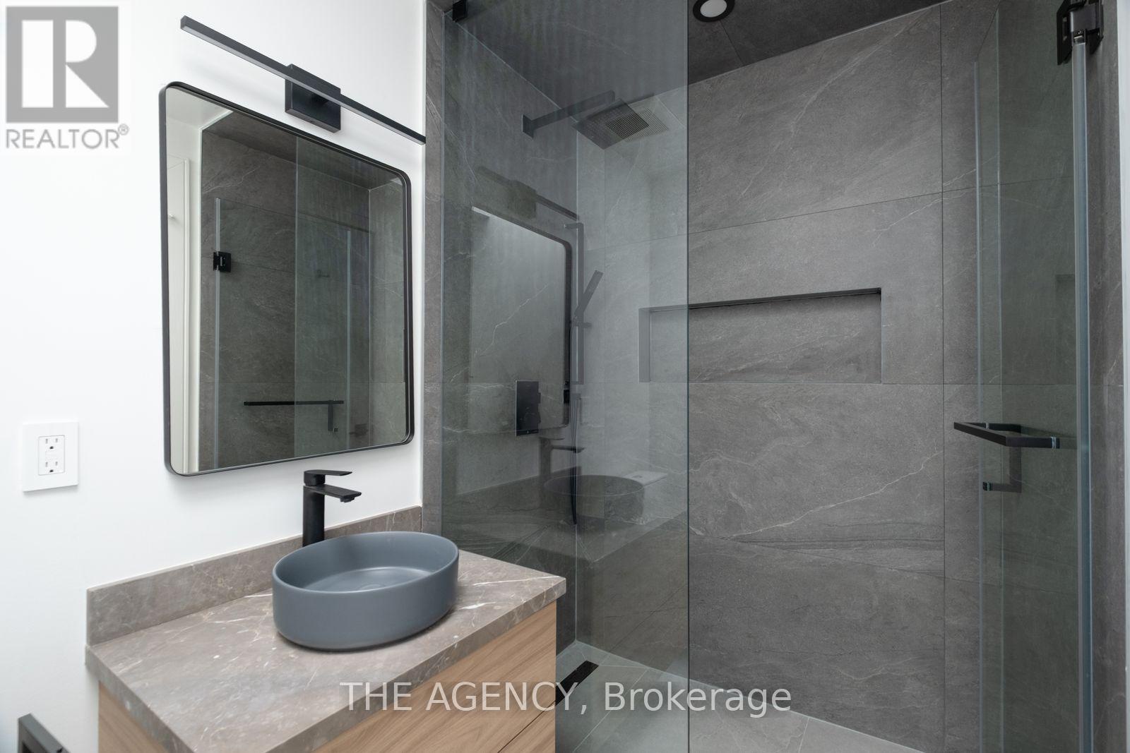 101 Banbury Road, Toronto (banbury-don Mills), Ontario
