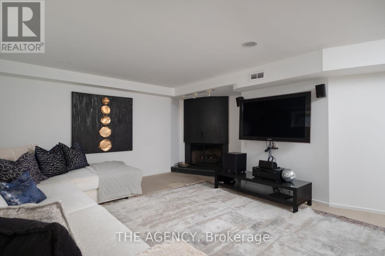 101 Banbury Road, Toronto (banbury-don Mills), Ontario