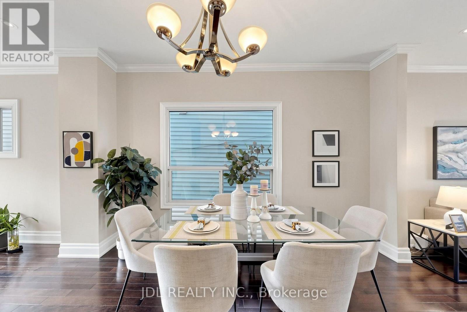 831 Pape Avenue, Toronto (danforth), Ontario