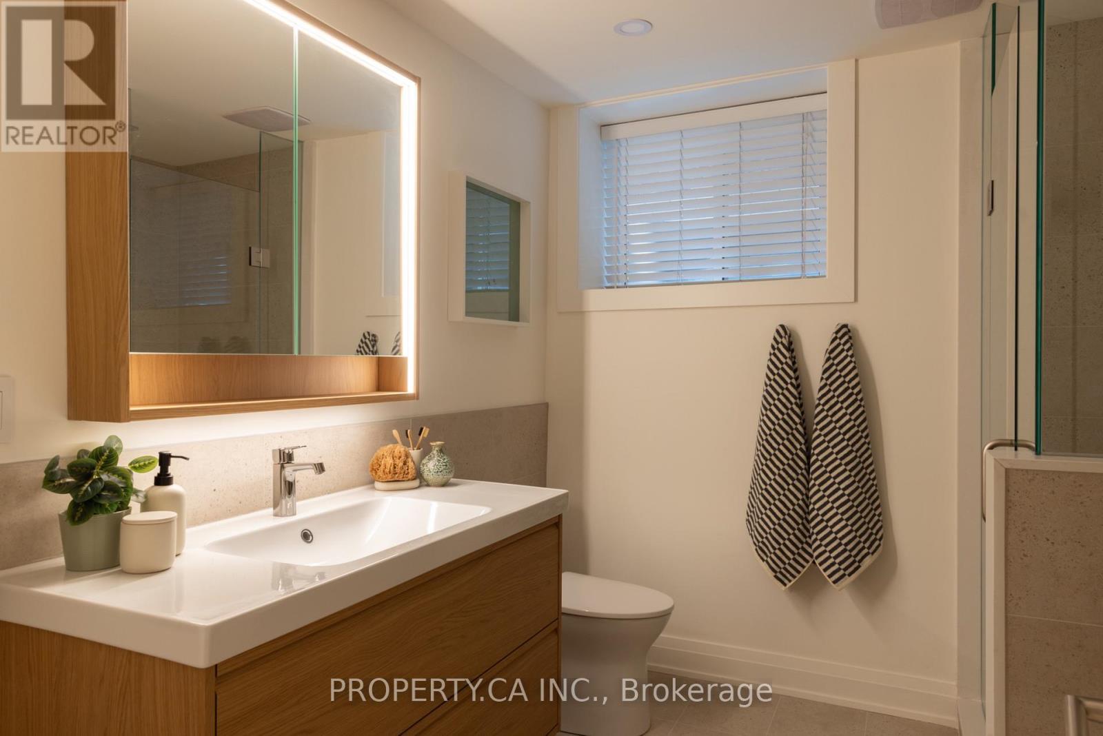 197 Roxton Road, Toronto (trinity-bellwoods), Ontario