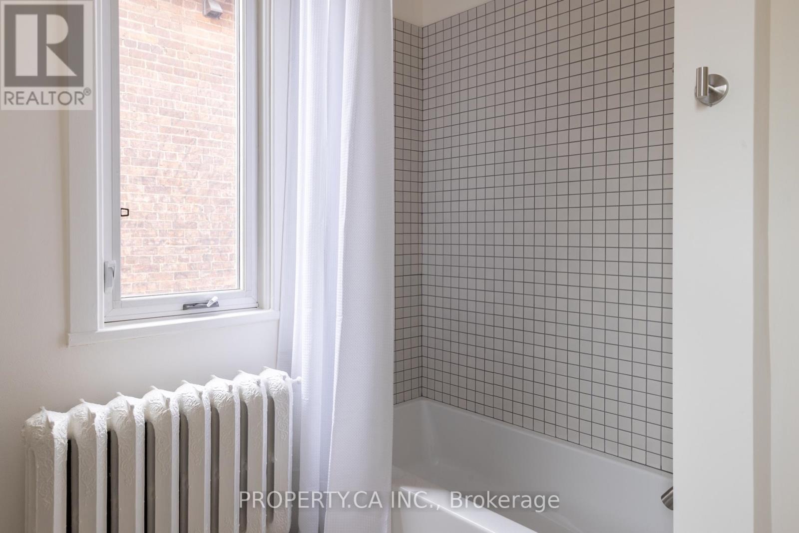 197 Roxton Road, Toronto (trinity-bellwoods), Ontario