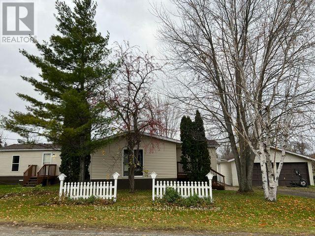 9 Charles Street, Emo, Ontario