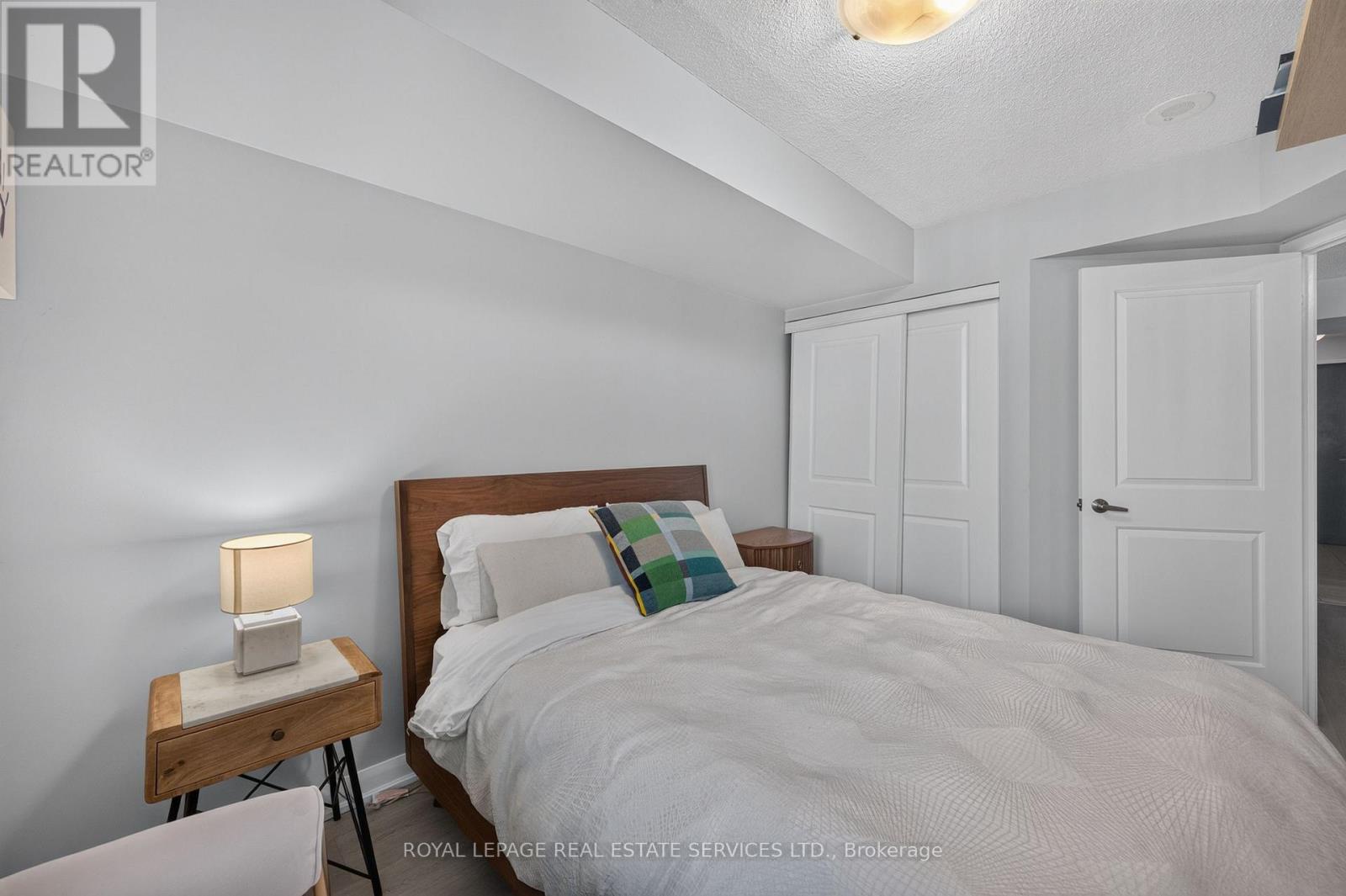 1401 - 235 Sherway Gardens Road, Toronto (islington-city Centre West), Ontario