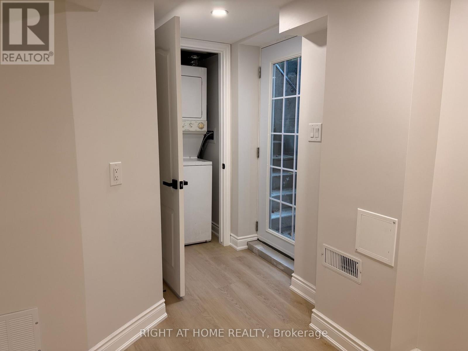 9 Crestview Avenue, Brampton (brampton East), Ontario