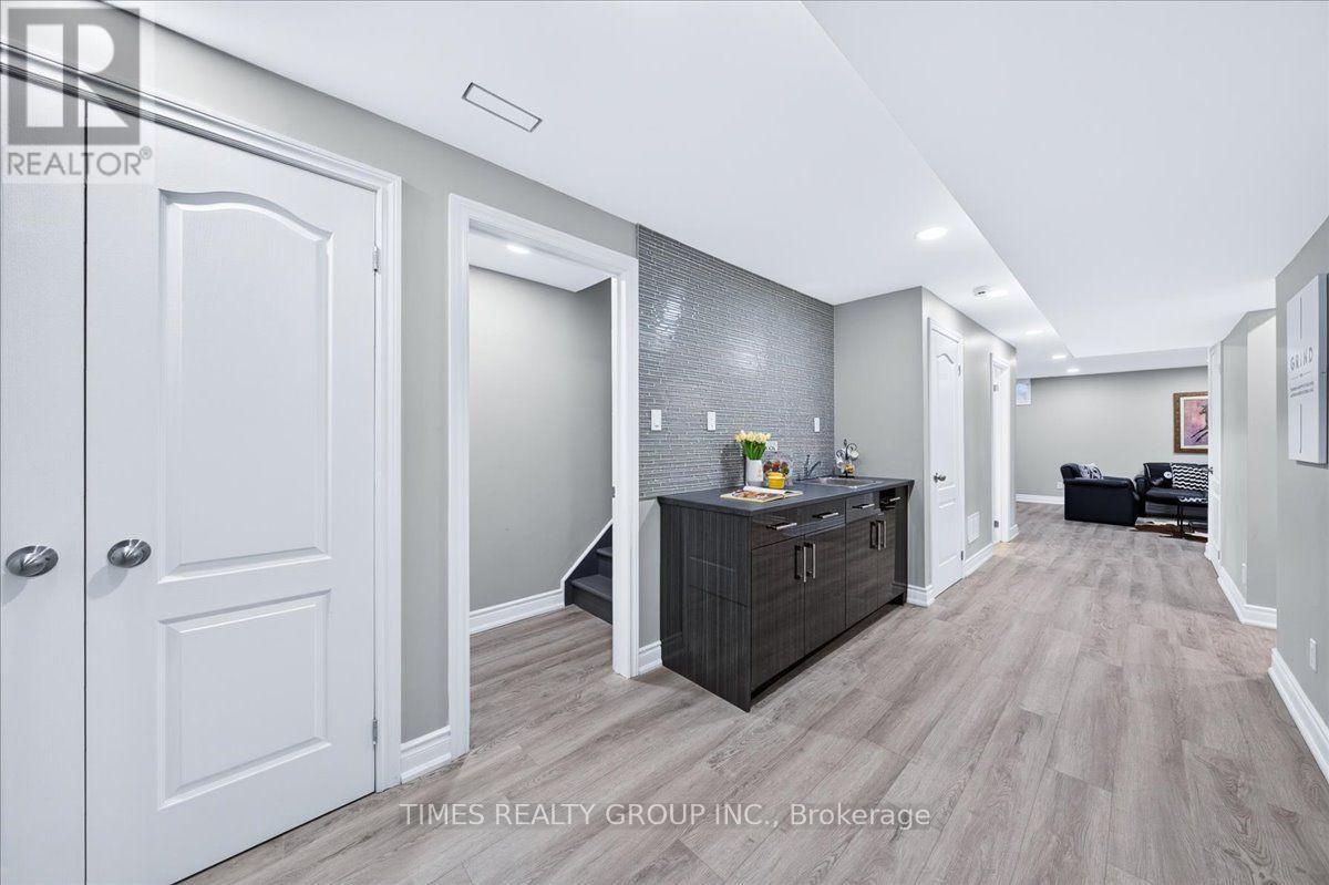 224 Westway Crescent, Vaughan (concord), Ontario
