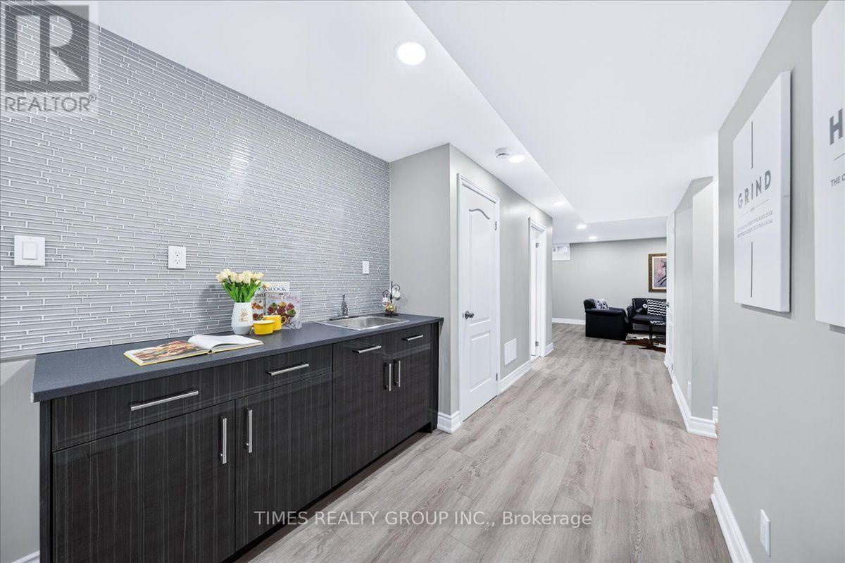 224 Westway Crescent, Vaughan (concord), Ontario