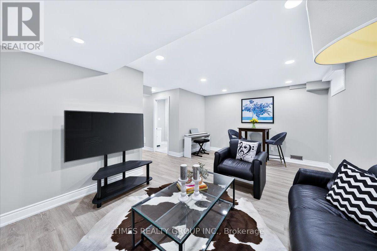224 Westway Crescent, Vaughan (concord), Ontario