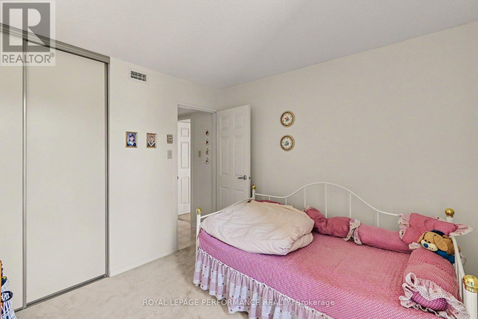 304 - 340 Centrum Boulevard, Ottawa, Ontario