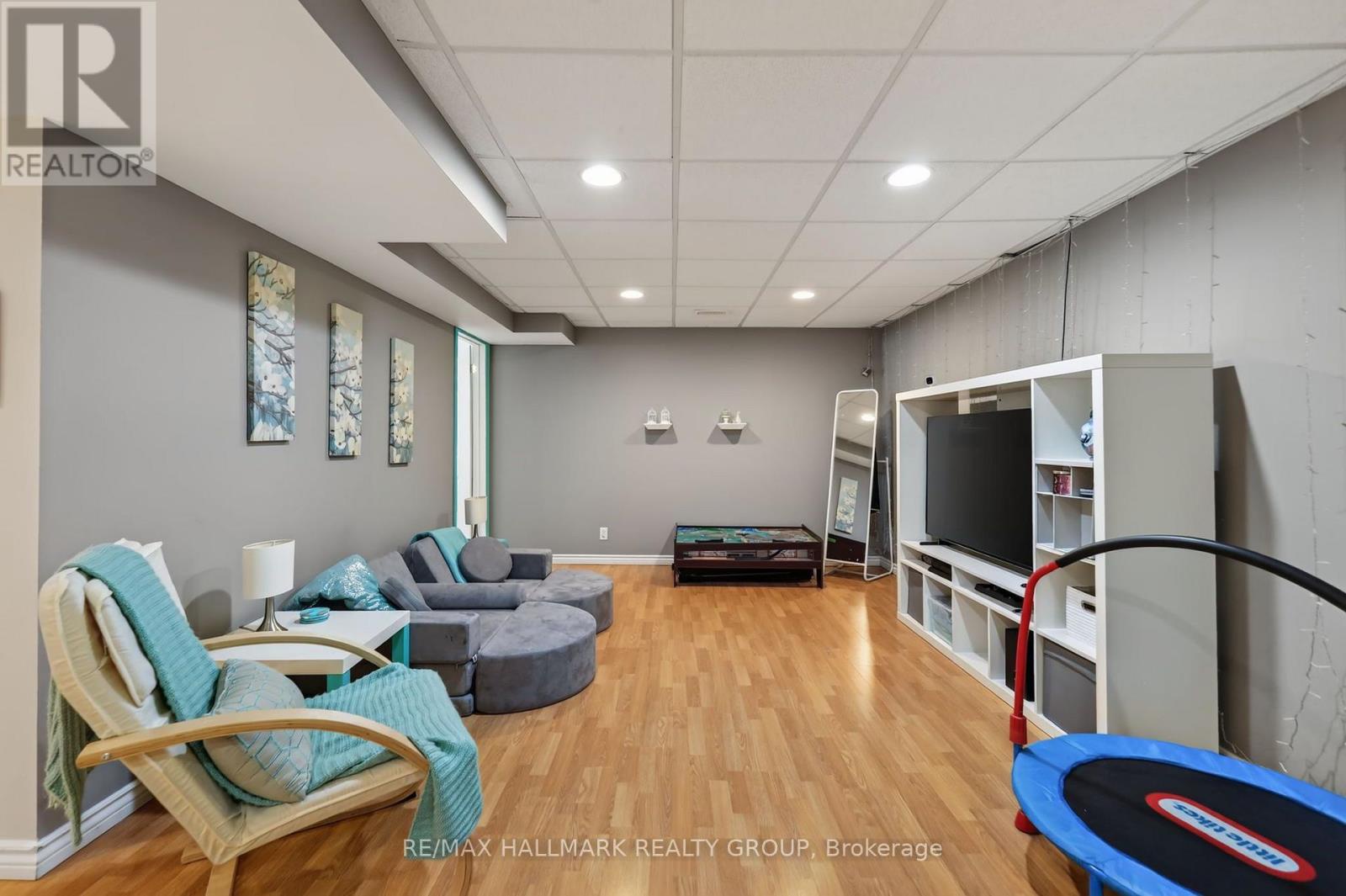 23 North Harrow Drive, Ottawa, Ontario
