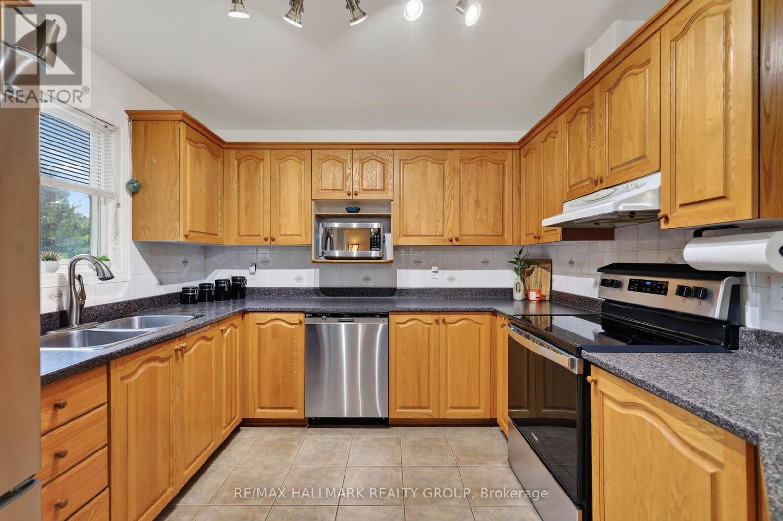 23 North Harrow Drive, Ottawa, Ontario