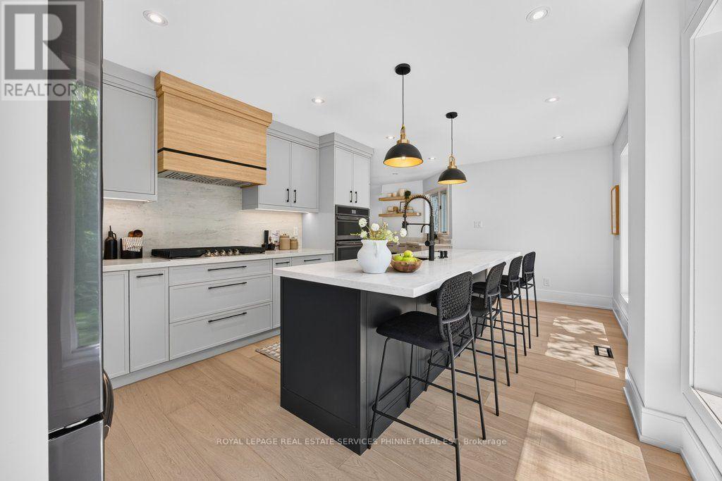 1340 Contour Drive, Mississauga (clarkson), Ontario