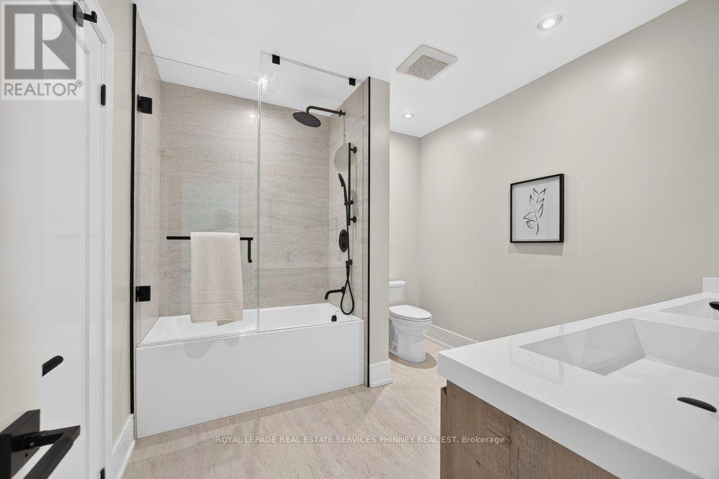 1340 Contour Drive, Mississauga (clarkson), Ontario