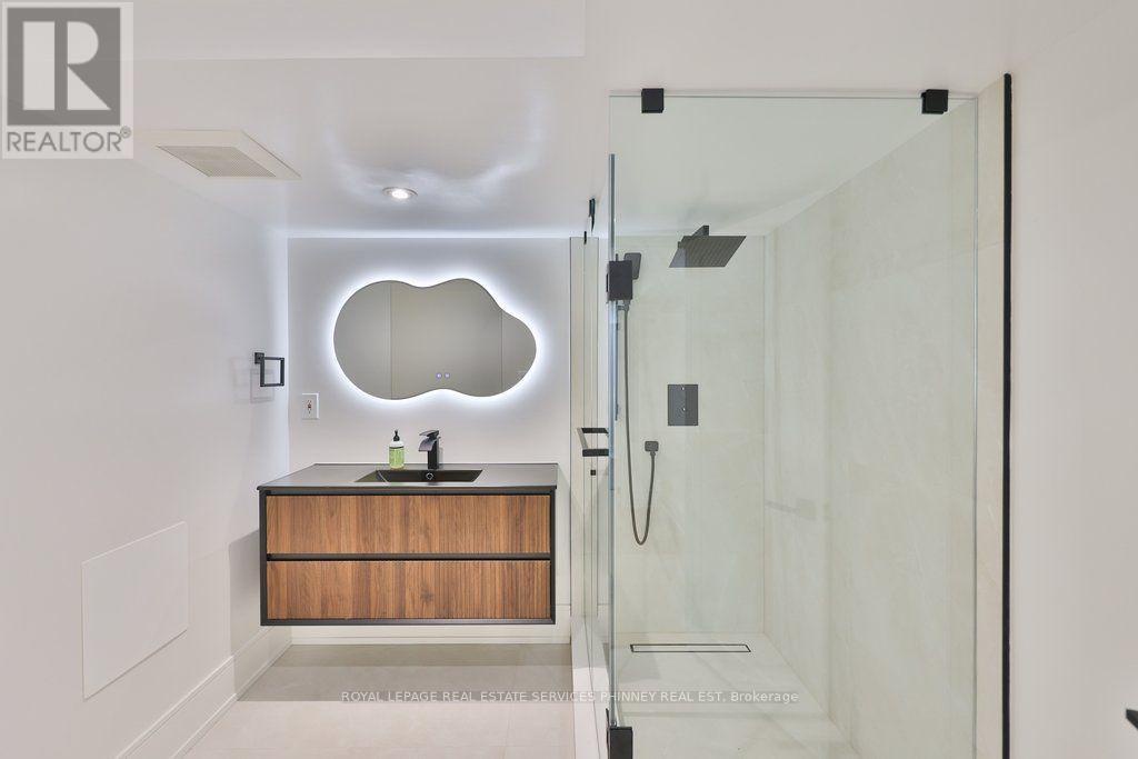 1340 Contour Drive, Mississauga (clarkson), Ontario