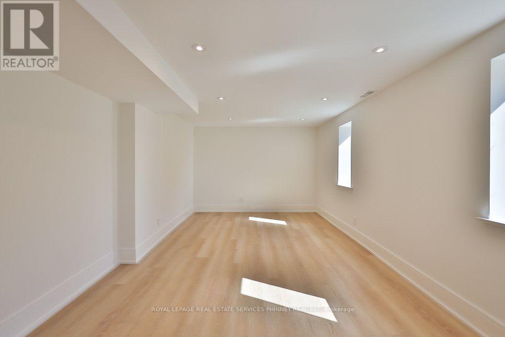 1340 Contour Drive, Mississauga (clarkson), Ontario