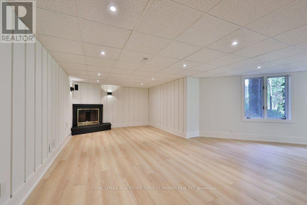 1340 Contour Drive, Mississauga (clarkson), Ontario