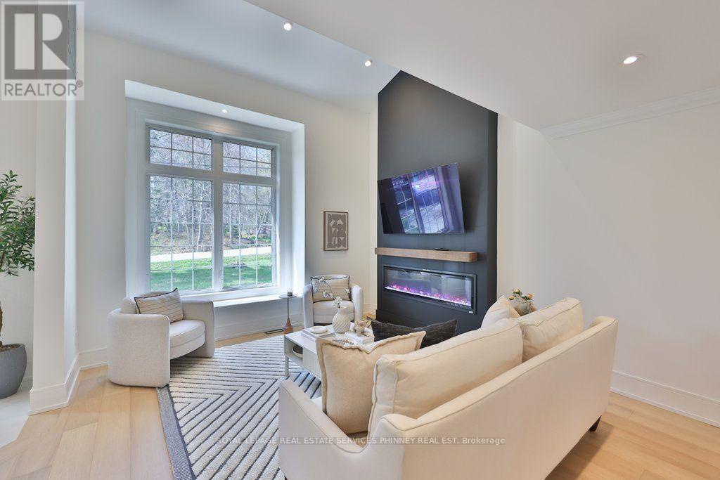 1340 Contour Drive, Mississauga (clarkson), Ontario