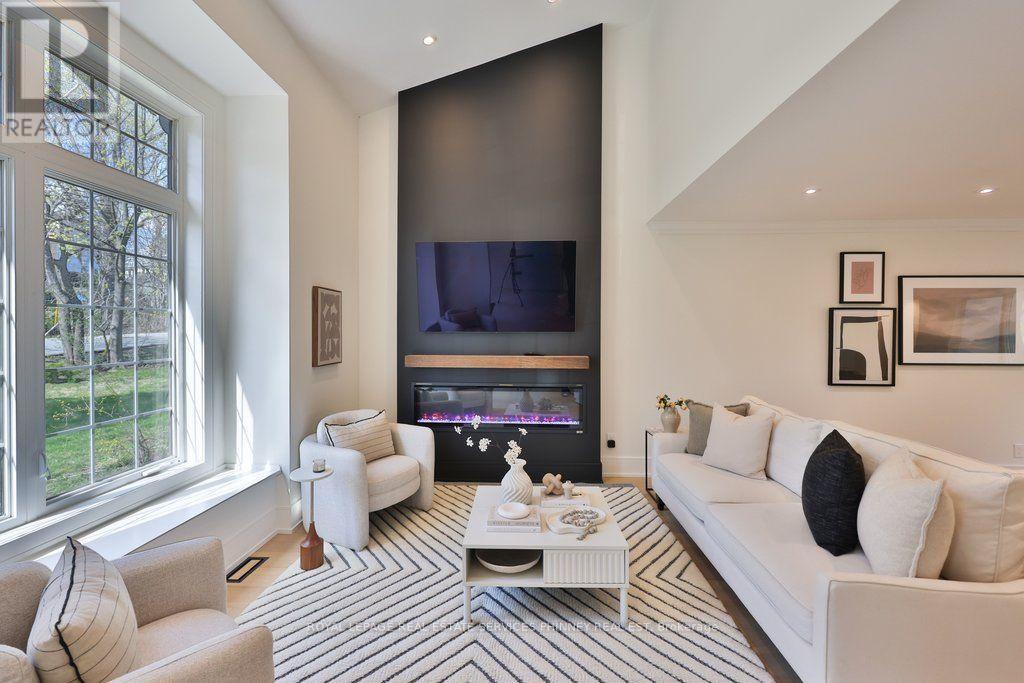 1340 Contour Drive, Mississauga (clarkson), Ontario