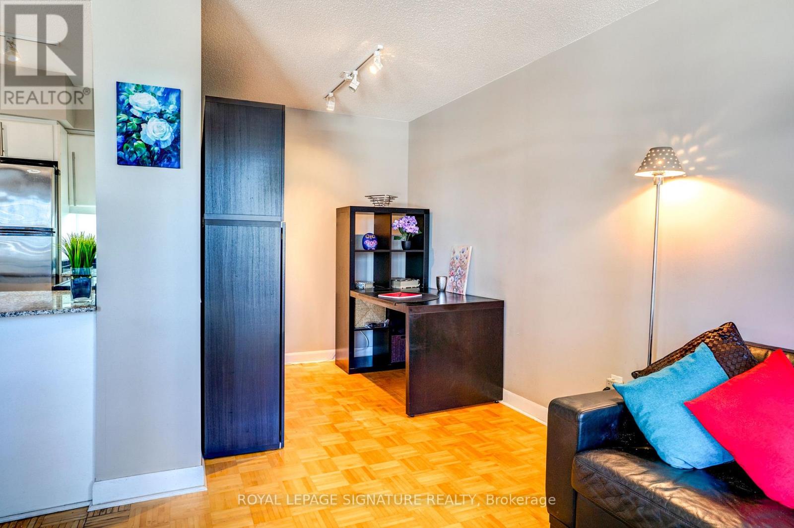 805 - 33 Sheppard Avenue E, Toronto (willowdale East), Ontario