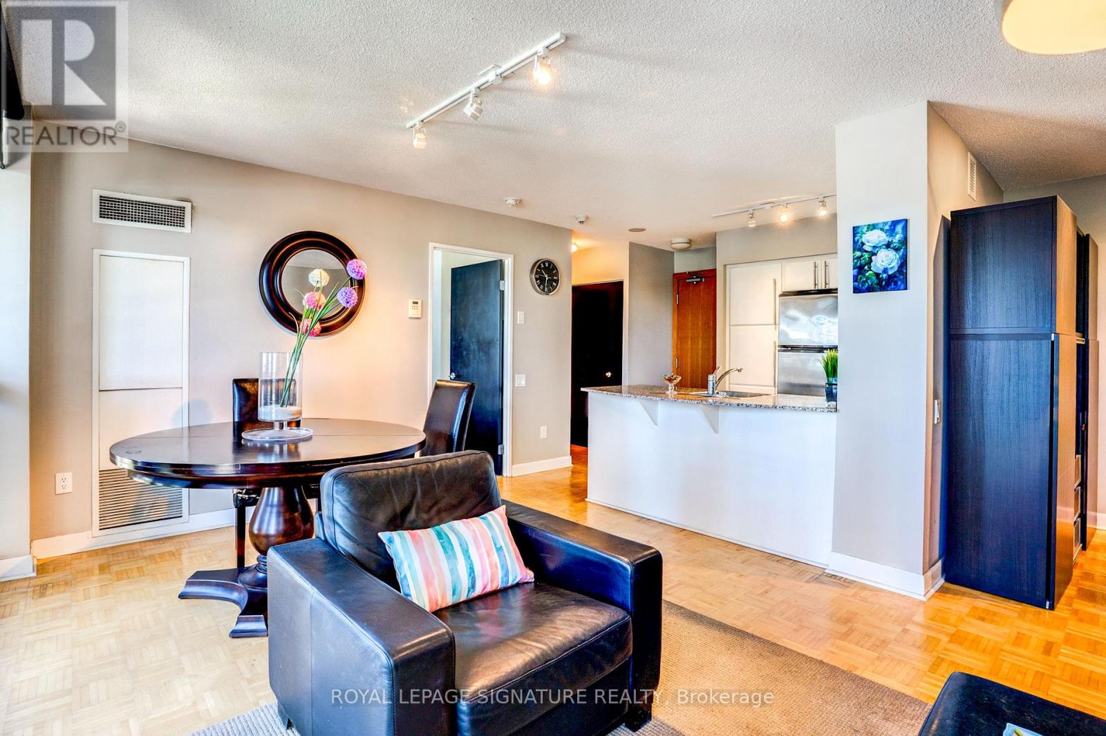 805 - 33 Sheppard Avenue E, Toronto (willowdale East), Ontario