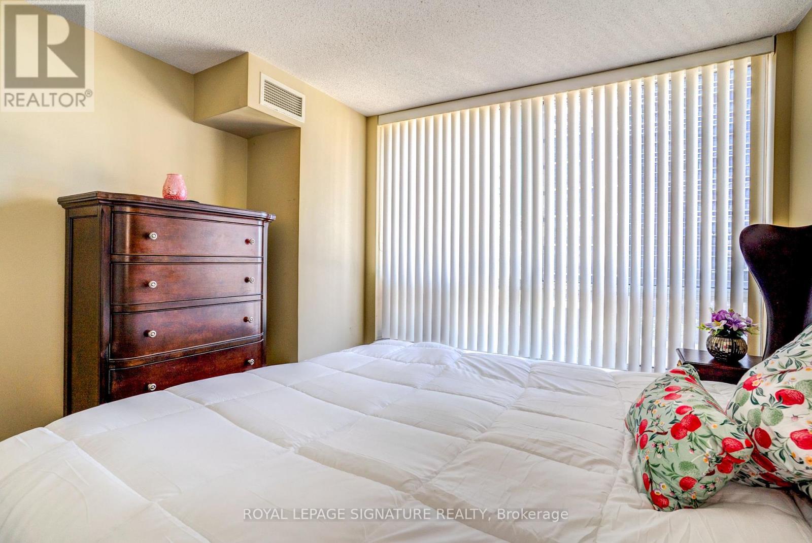 805 - 33 Sheppard Avenue E, Toronto (willowdale East), Ontario