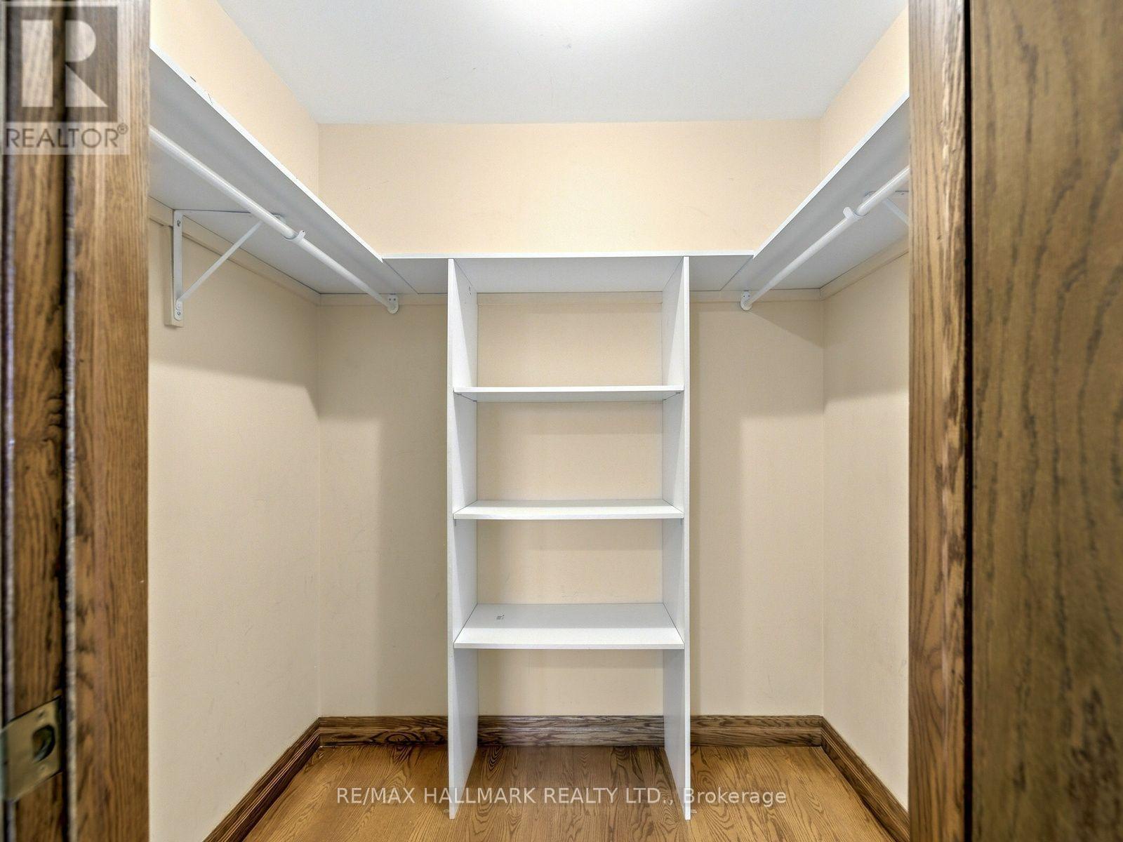 21 Donmore Avenue, Toronto (danforth Village-east York), Ontario