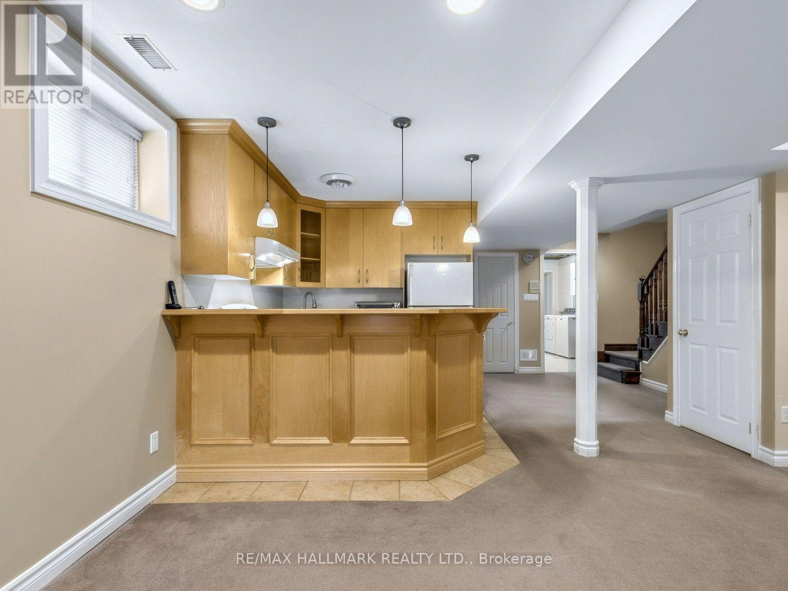 21 Donmore Avenue, Toronto (danforth Village-east York), Ontario