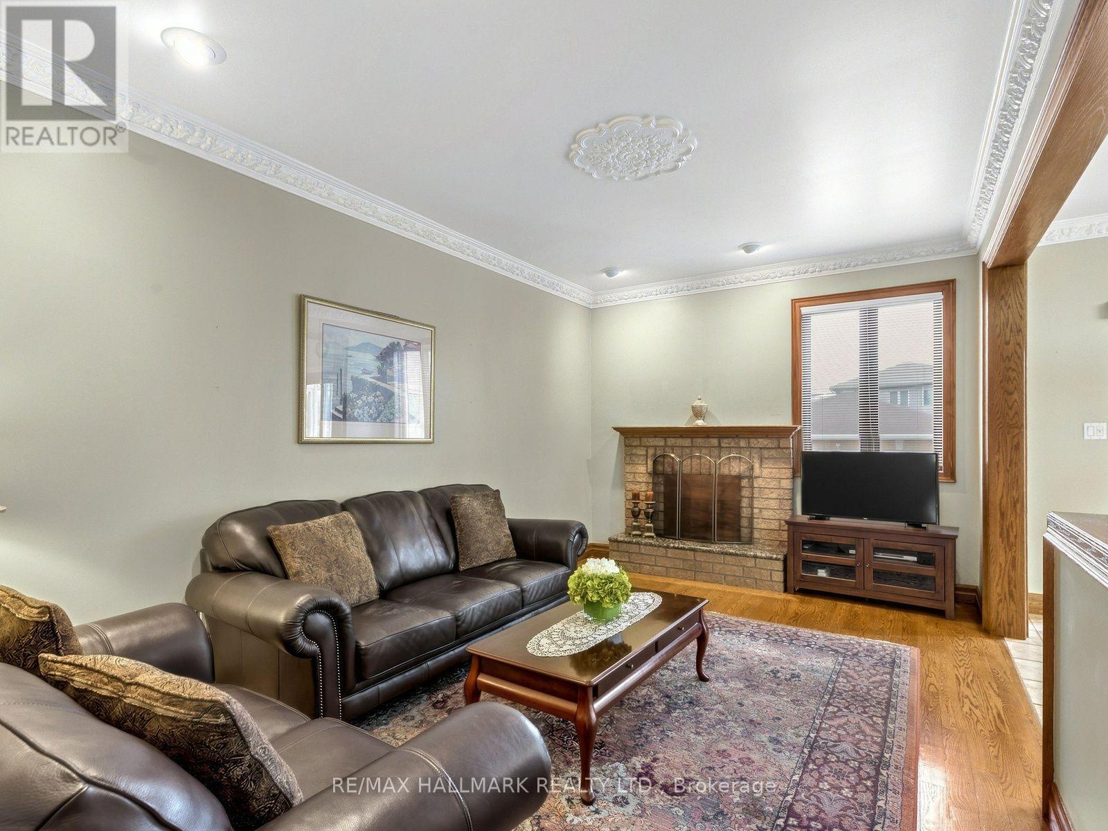 21 Donmore Avenue, Toronto (danforth Village-east York), Ontario